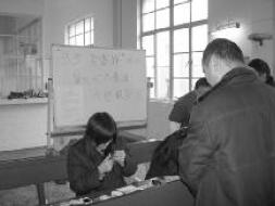 青春飛揚傳遞愛心 ——上海自儀七廠團員青年學雷鋒活動影