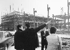 朱域弢總經(jīng)理到各預(yù)算單位對預(yù)算編制和執(zhí)行情況進(jìn)行調(diào)研“加強(qiáng)調(diào)查研究，科學(xué)嚴(yán)謹(jǐn)細(xì)致編制好2011年預(yù)算”