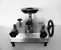 UY-60T600T活塞式壓力技術(shù)改進(jìn)